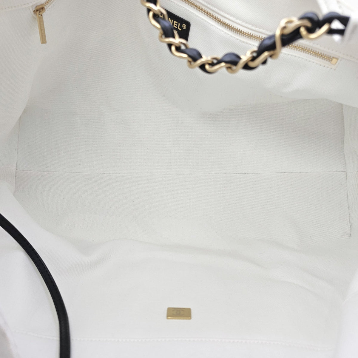Shopping  Large White Shoulder Bag in Canvas Gold hardware
