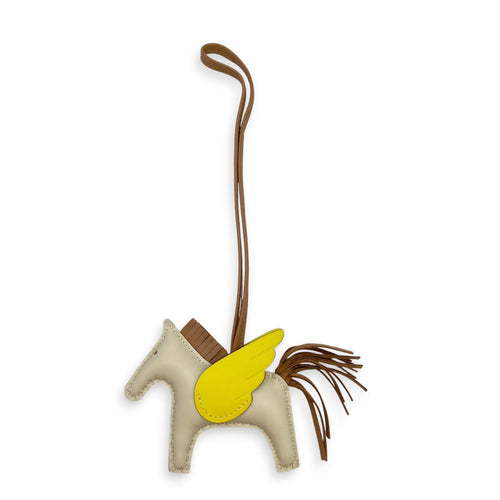 Pegasus PM  Craie/Chai/Limoncello Charm in Swift