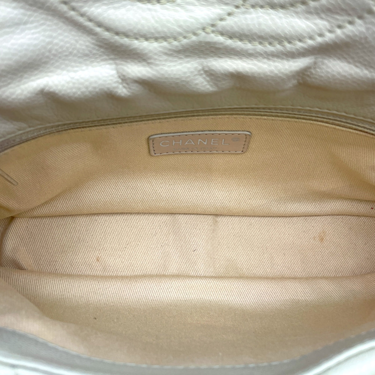 Nature Flap  Small White Shoulder Bag in Caviar Leather Silver hardware