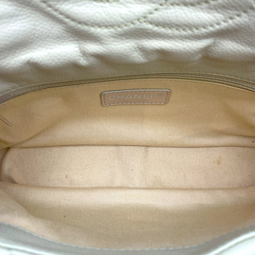 Nature Flap  Small White Shoulder Bag in Caviar Leather Silver hardware