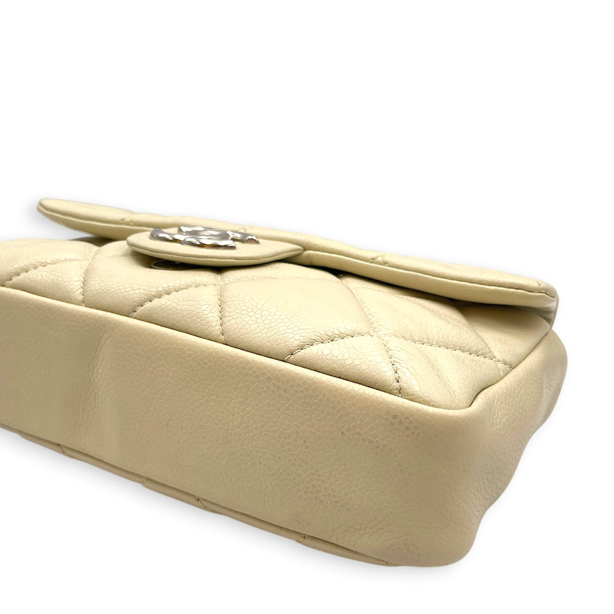Nature Flap  Small White Shoulder Bag in Caviar Leather Silver hardware
