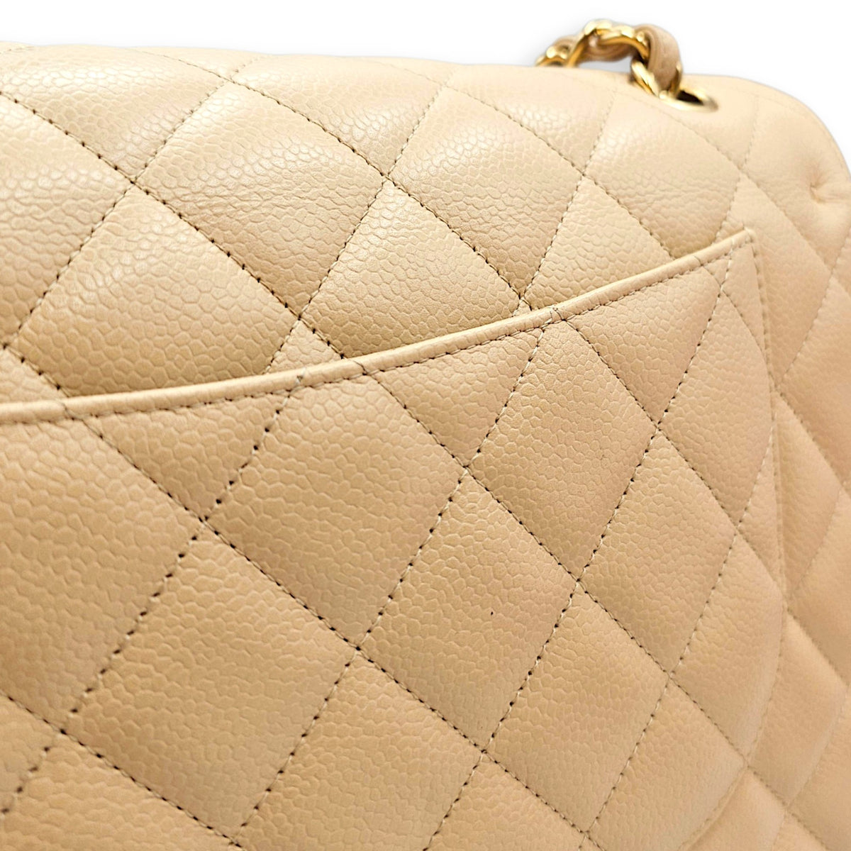 Classic (Double Flap) Jumbo Beige Shoulder Bag in Caviar Leather Gold hardware