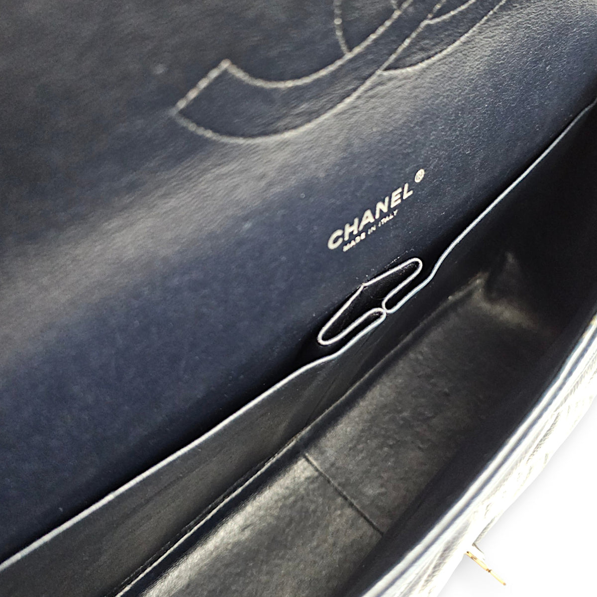 Classic (Double Flap) Maxi Navy Blue Shoulder Bag in Caviar Leather Silver hardware