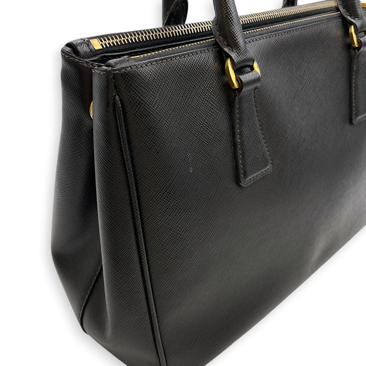 Galleria Medium Nero Top Handle Bag in Saffiano Leather Gold hardware