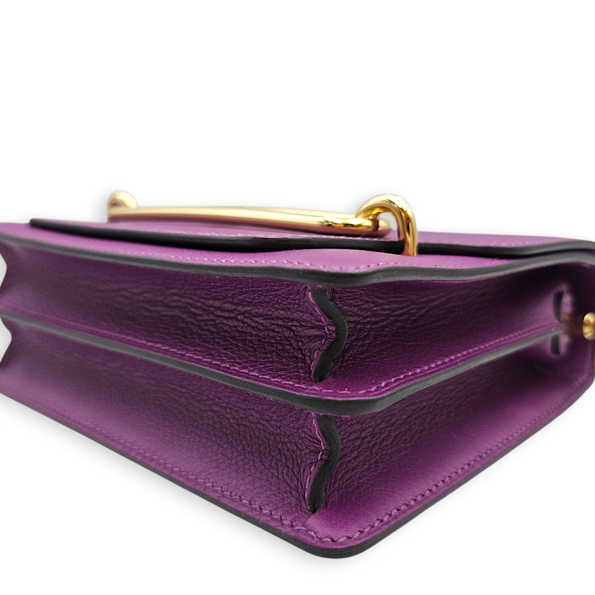 Roulis  Mini Anemone in Evercolor Gold hardware