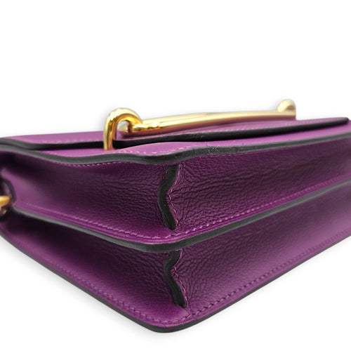 Roulis  Mini Anemone in Evercolor Gold hardware