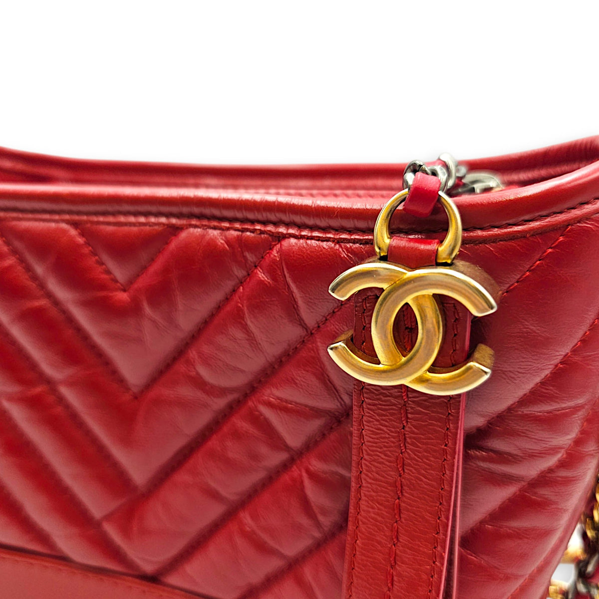 Gabrielle Small Red Shoulder Bag in Calfskin Mixed hardware