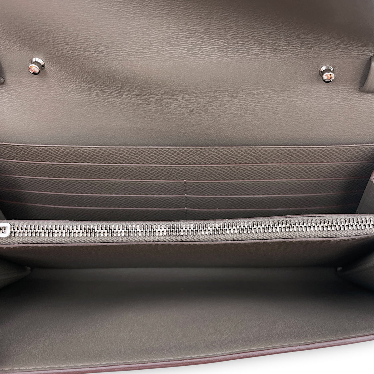 Constance To Go  Étain Wallet in Epsom Palladium hardware