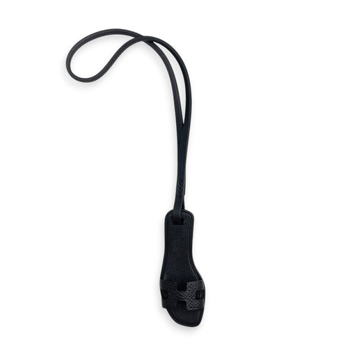 Oran Charm  Noir Charm in Epsom