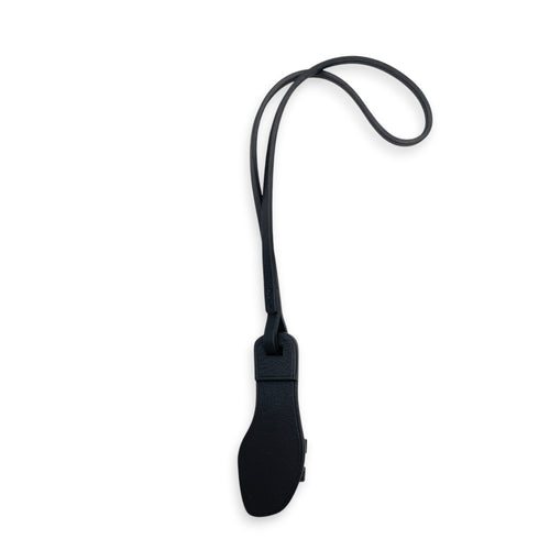 Oran Charm  Noir Charm in Epsom
