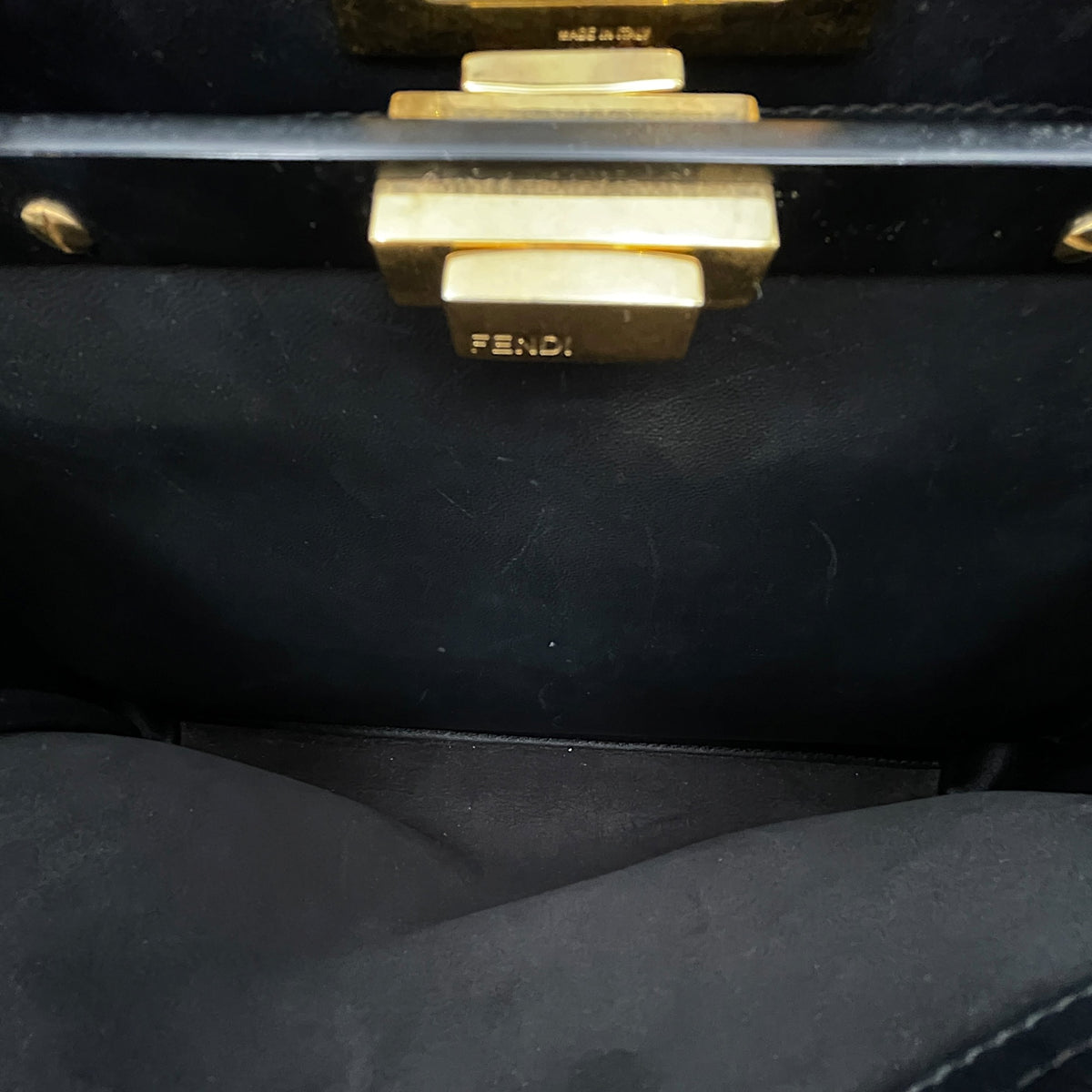 Peekaboo  33 cm  Black Top Handle Bag in Calfskin Gold hardware