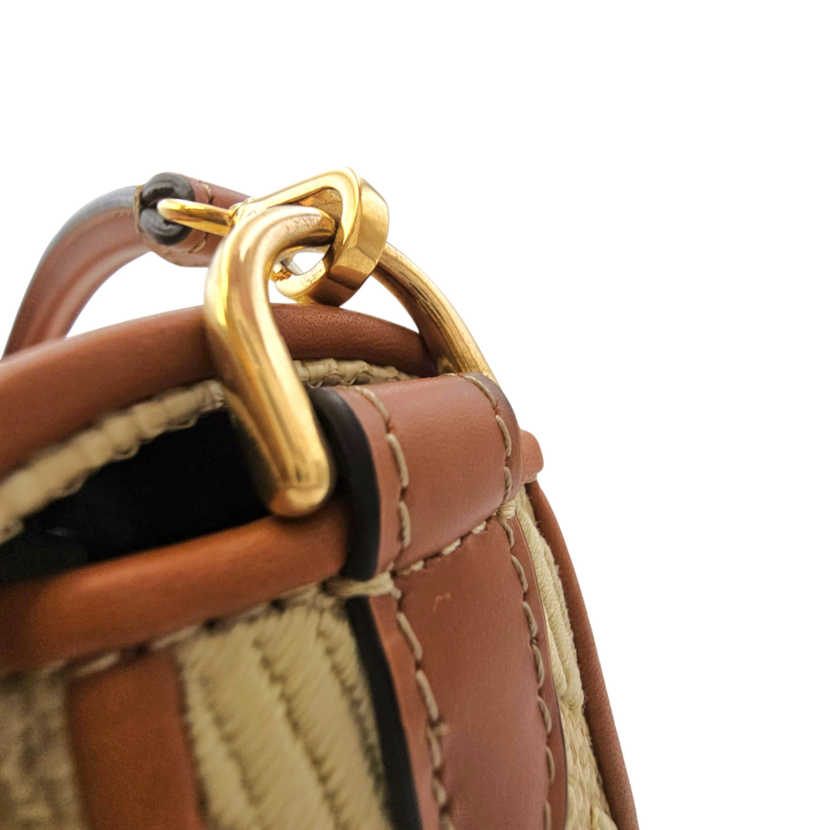 Baguette Beige Shoulder Bag in Raffia Gold hardware