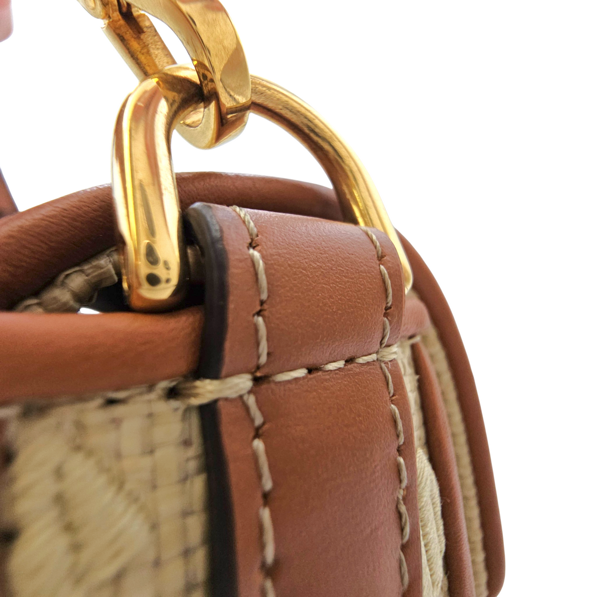 Baguette Beige Shoulder Bag in Raffia Gold hardware