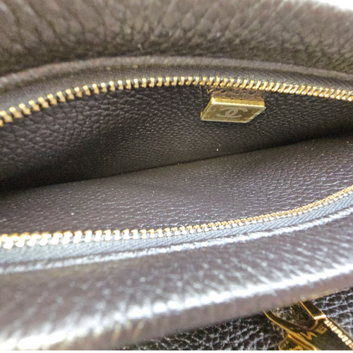 Urban Essentials  31 White Shoulder Bag in Tweed Gold hardware