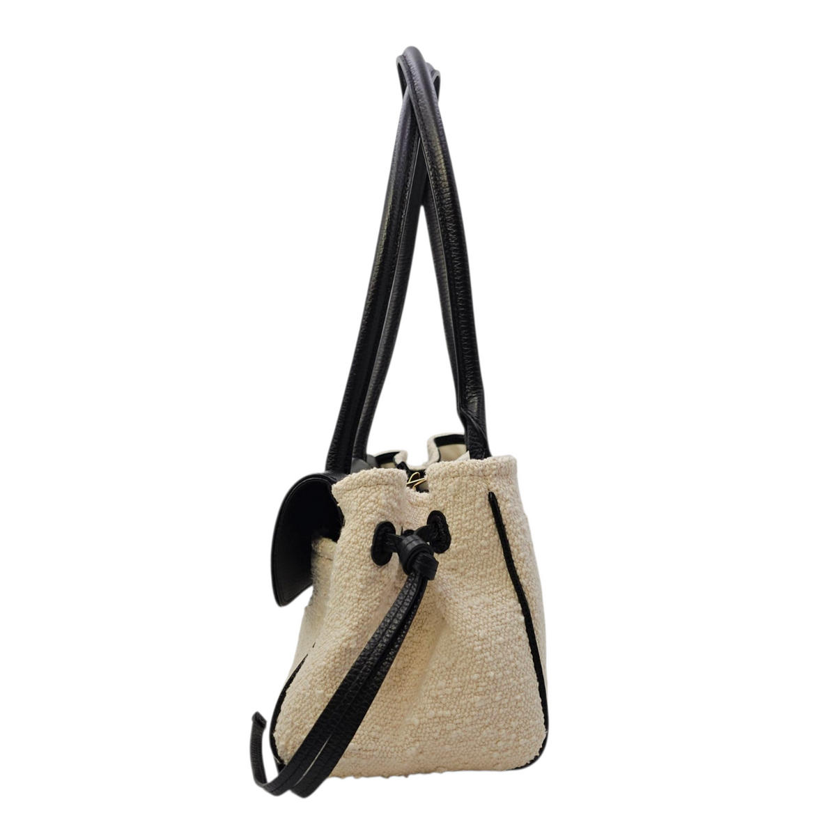 Urban Essentials  31 White Shoulder Bag in Tweed Gold hardware