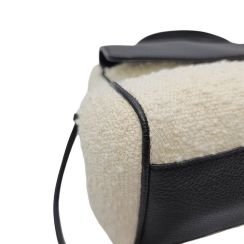 Urban Essentials  31 White Shoulder Bag in Tweed Gold hardware