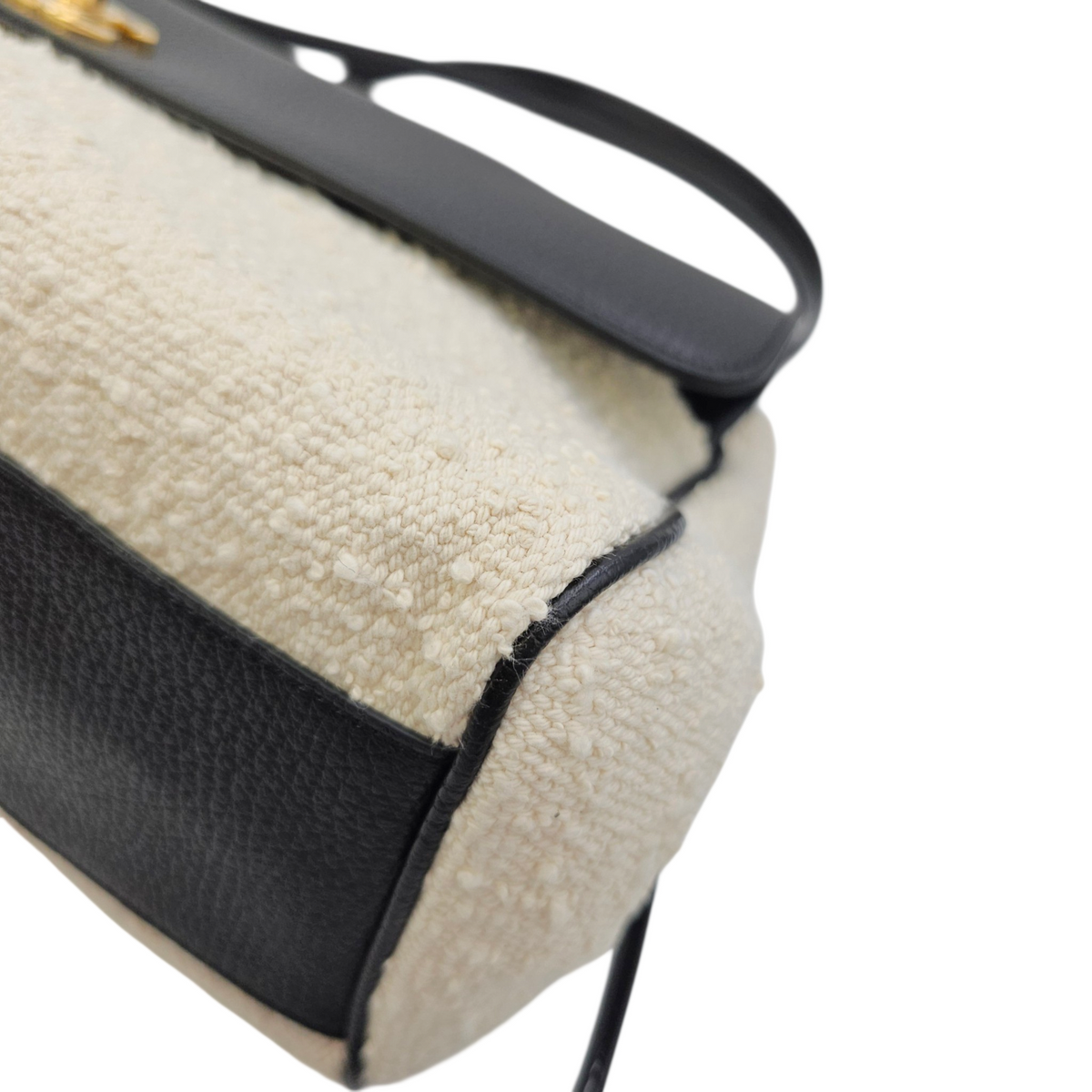 Urban Essentials  31 White Shoulder Bag in Tweed Gold hardware