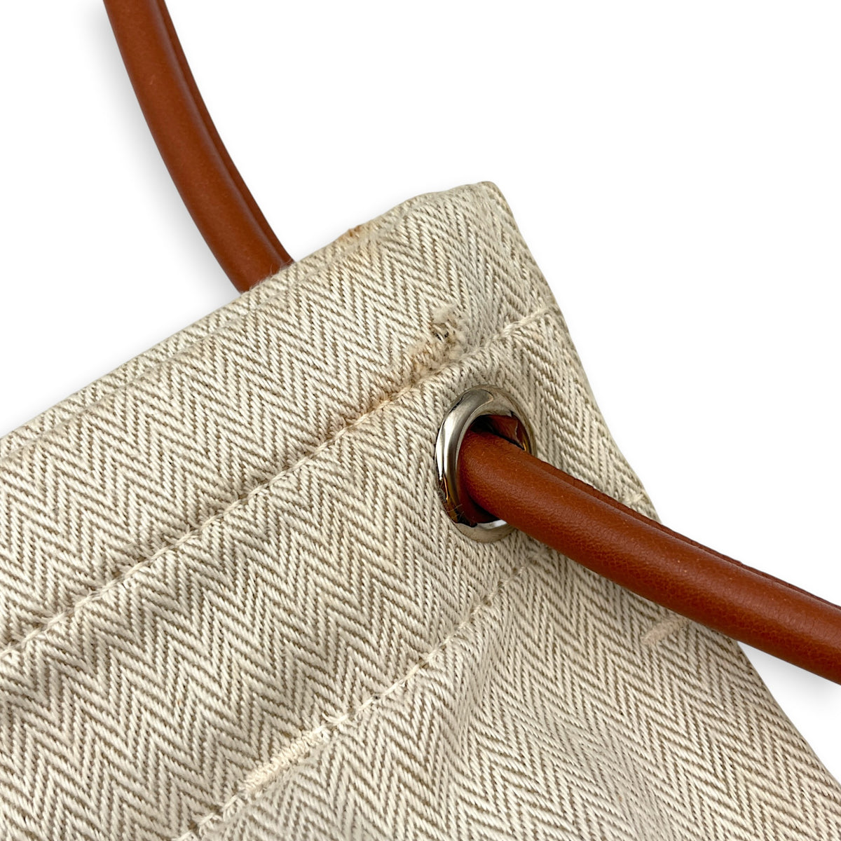Maline Grooming Bag Gold in Canvas