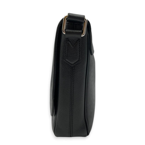 Speed LV Aerogram  Black Messenger in Taiga Leather Silver hardware