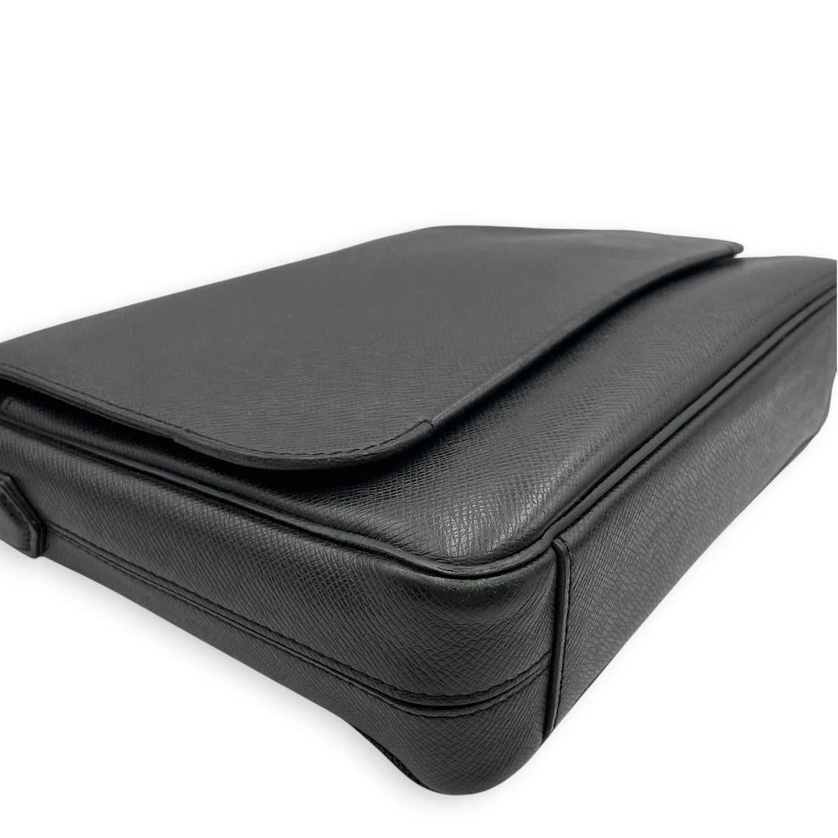 Speed LV Aerogram  Black Messenger in Taiga Leather Silver hardware