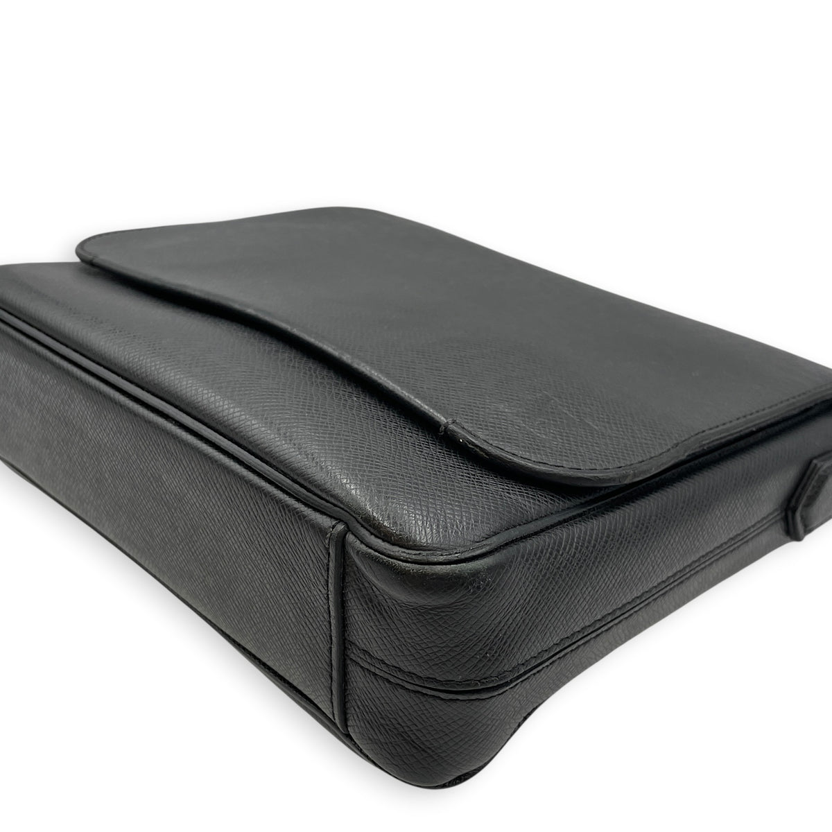 Speed LV Aerogram  Black Messenger in Taiga Leather Silver hardware