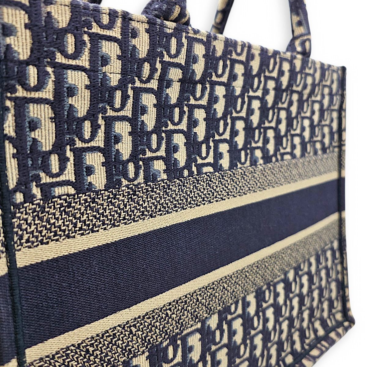 Book Tote 37 Blue Tote Bag in Jacquard