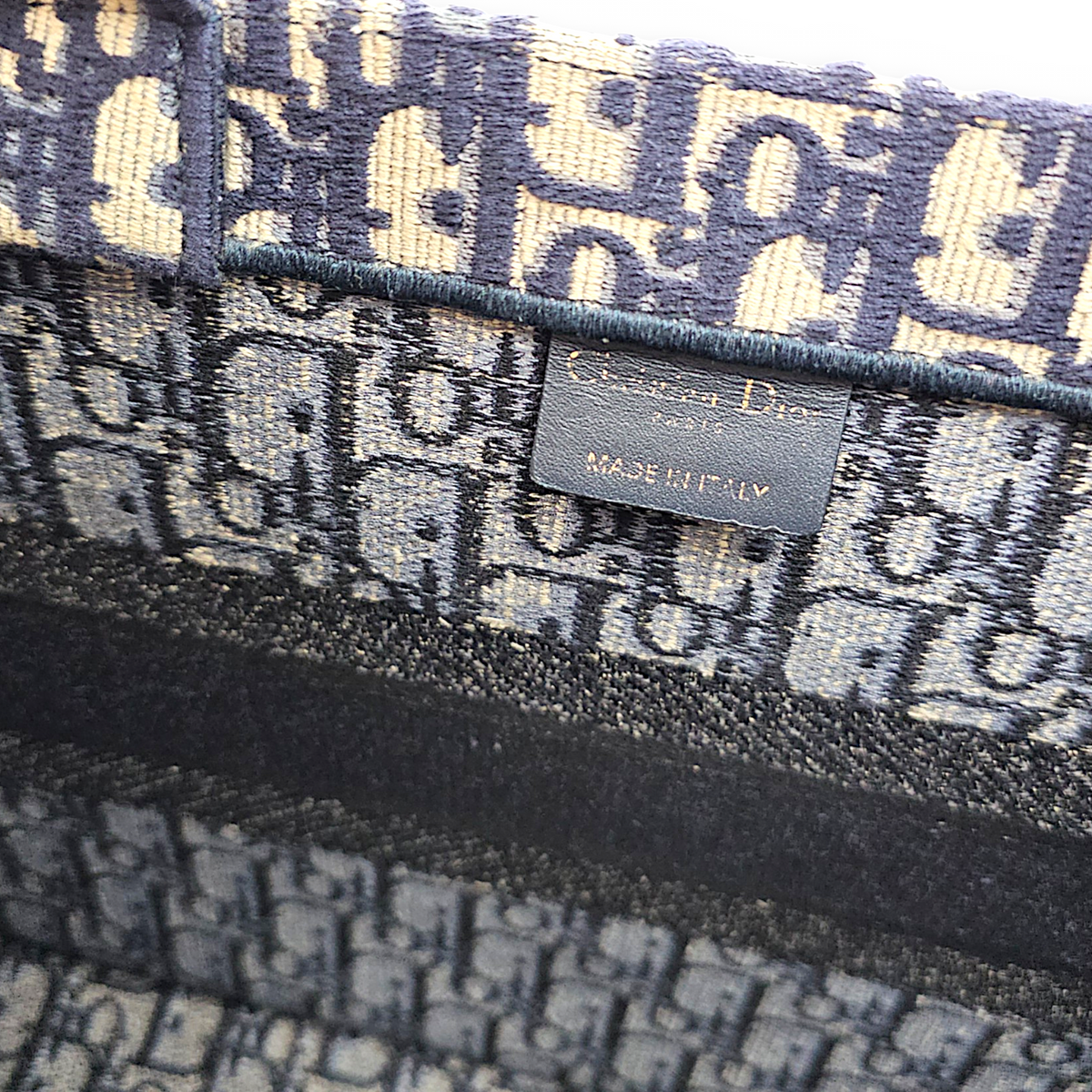 Book Tote 37 Blue Tote Bag in Jacquard