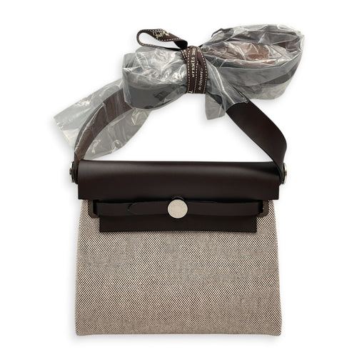 Herbag 20 Ebene/Ecru-Terre in Vache Hunter/Toile Palladium hardware