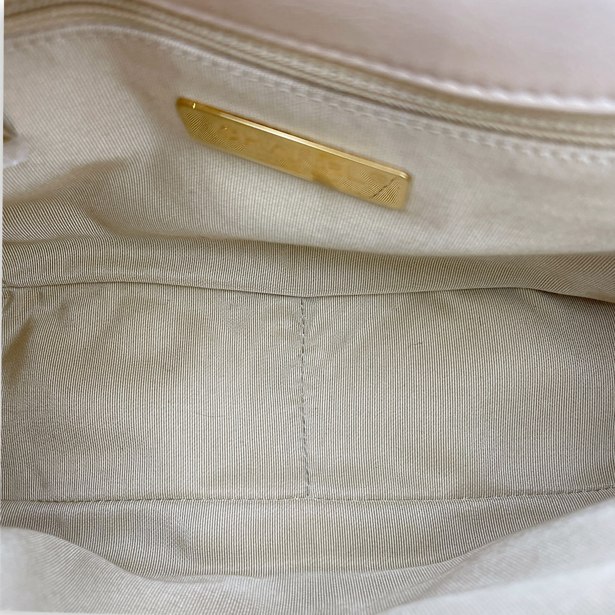 C19 25 Beige Shoulder Bag in Goat Leather Mixed hardware