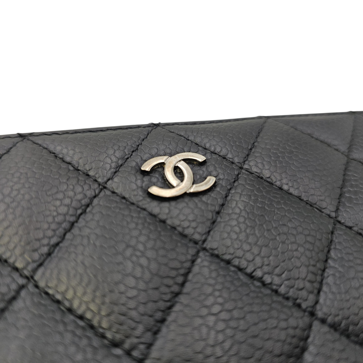 Bi Fold  Black Wallet in Caviar Leather Silver hardware