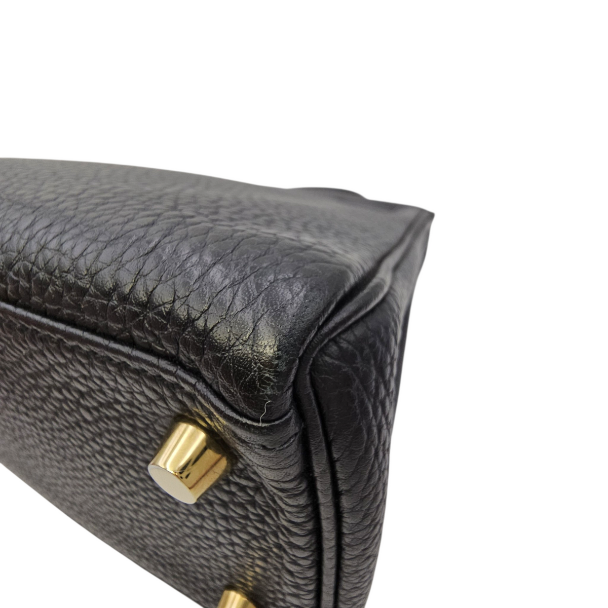 Kelly 25 Noir in Togo Gold hardware