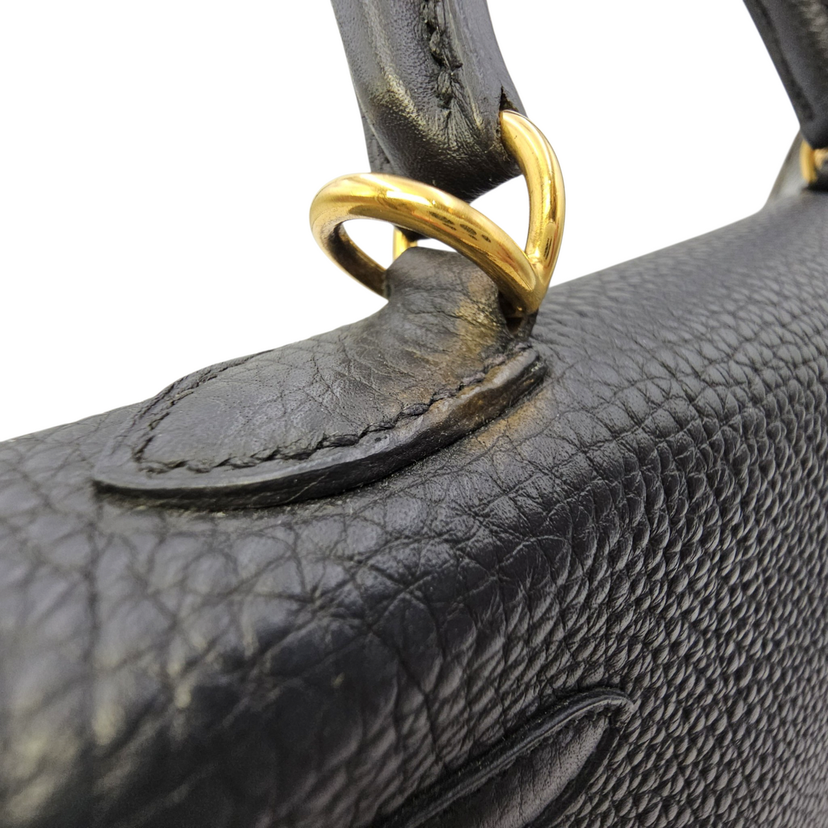 Kelly 25 Noir in Togo Gold hardware