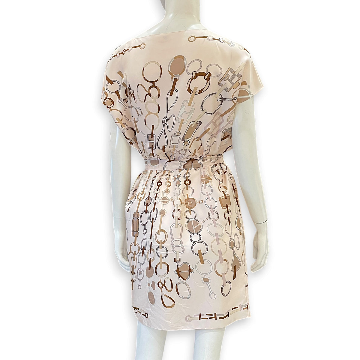 “Do Re Boucles”  36 Beige Ready-To-Wear in Silk