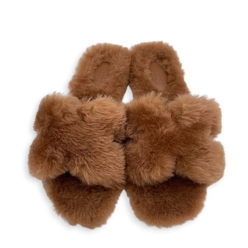 Oran 37 Gold Sandals in Shearling