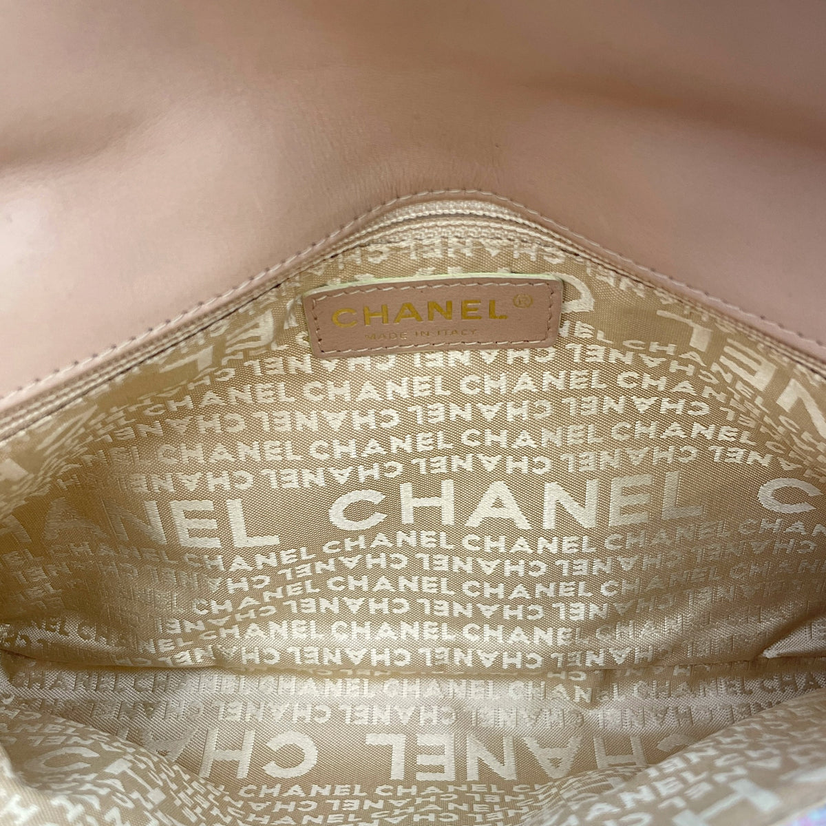 Vertical Lock Flap  Pink Shoulder Bag in Tweed Light Gold hardware