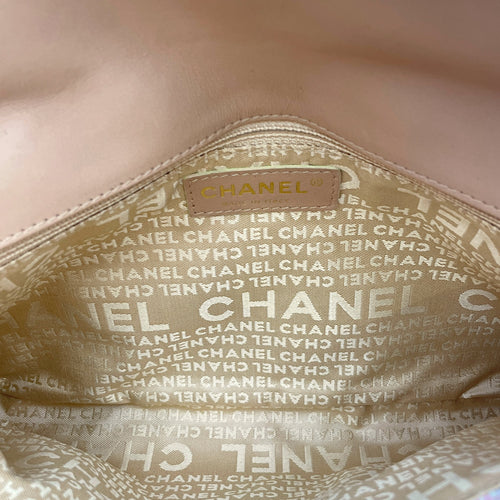 Vertical Lock Flap  Pink Shoulder Bag in Tweed Light Gold hardware