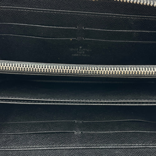 Zippy Black Wallet in Epi Leather Silver hardware