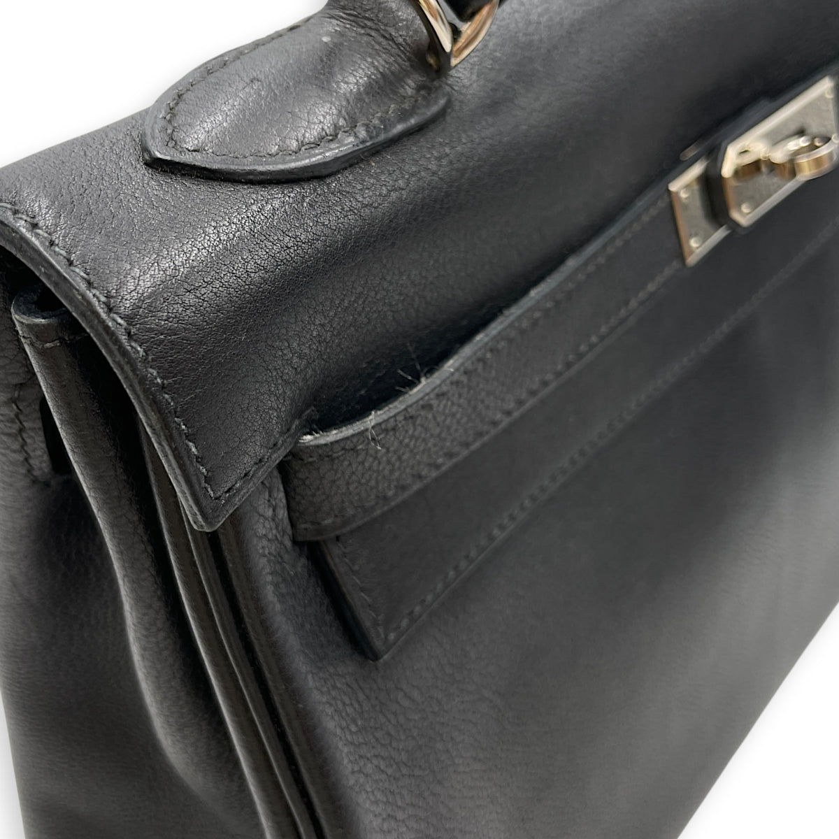 Kelly 32 Noir in Evergrain  Palladium hardware