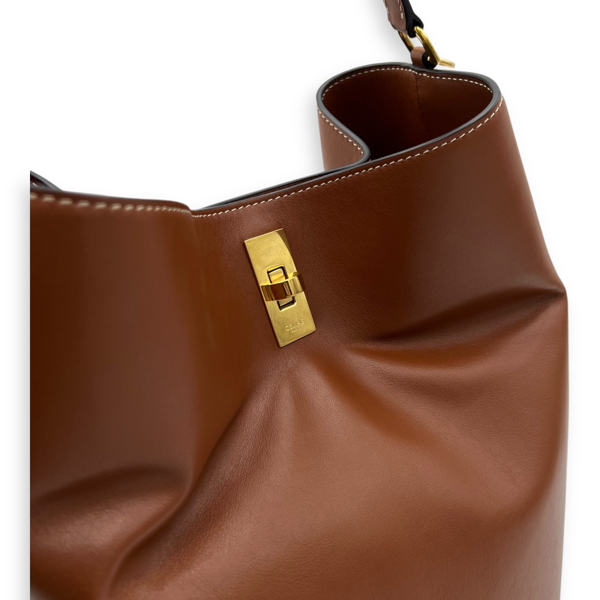 16 Tan Bucket Bag in Calfskin, Gold hardware