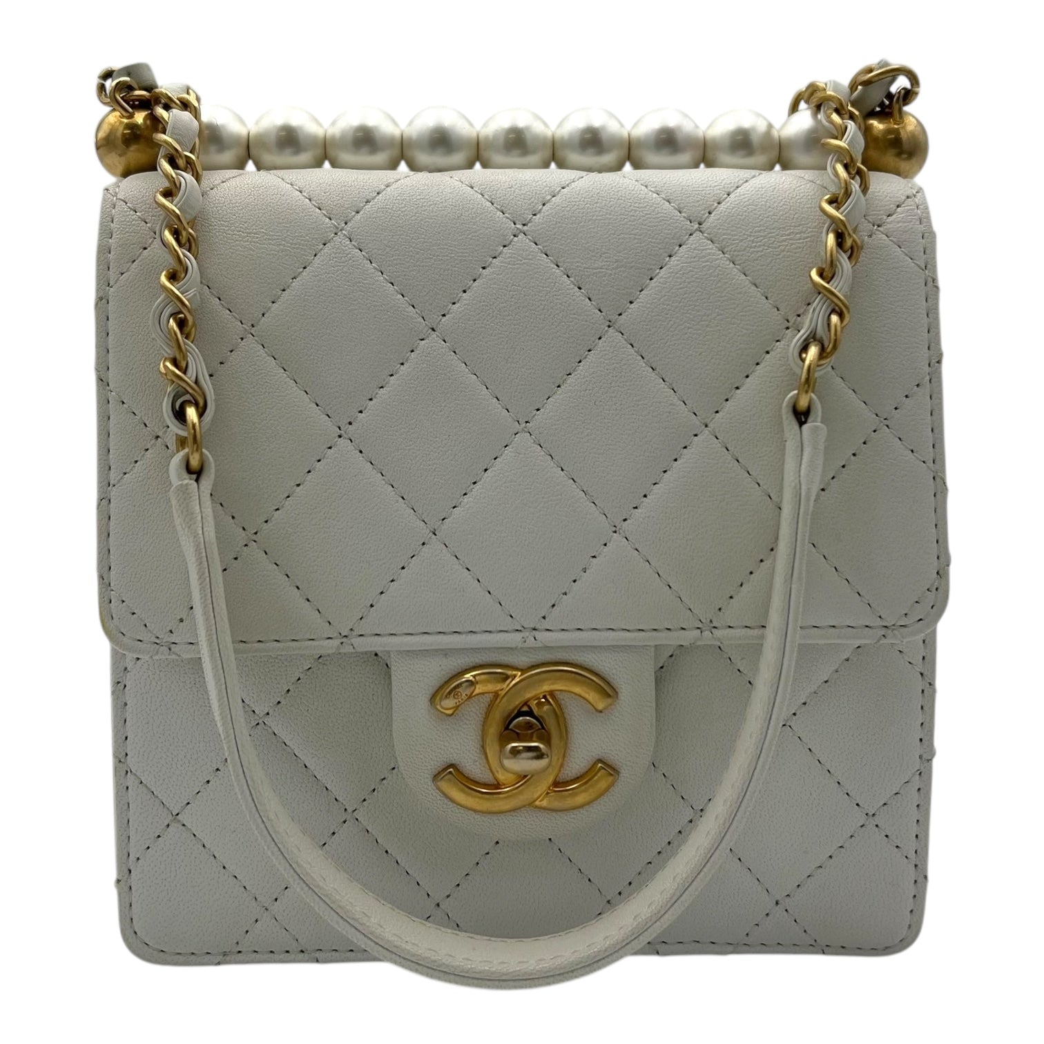 Chic Pearls White Crossbody Bag in Lambskin, Gold hardware