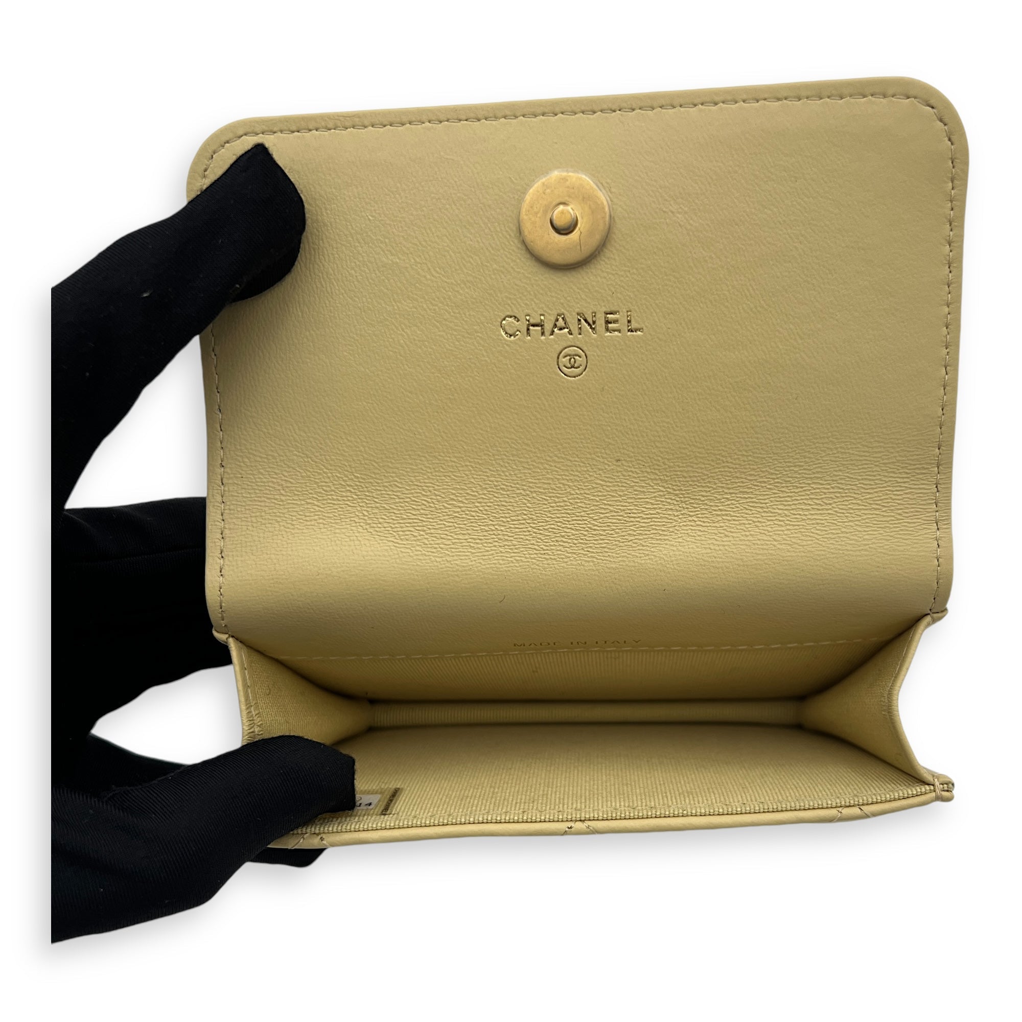 Classic Belt Bag Yellow in Lambskin, Gold hardware