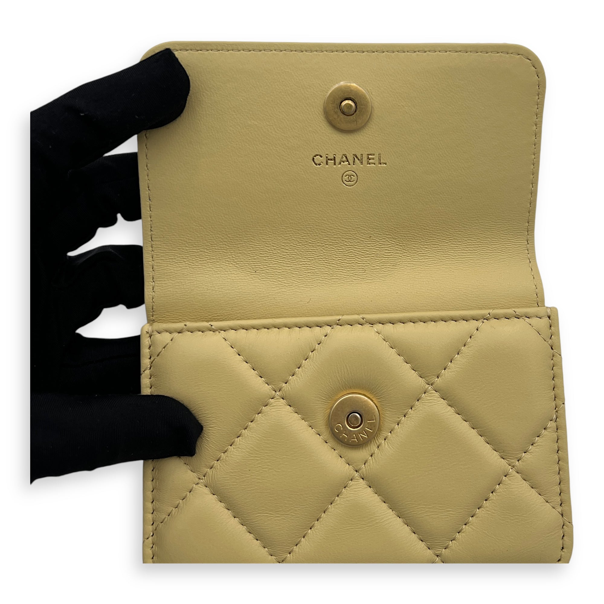 Classic Belt Bag Yellow in Lambskin, Gold hardware