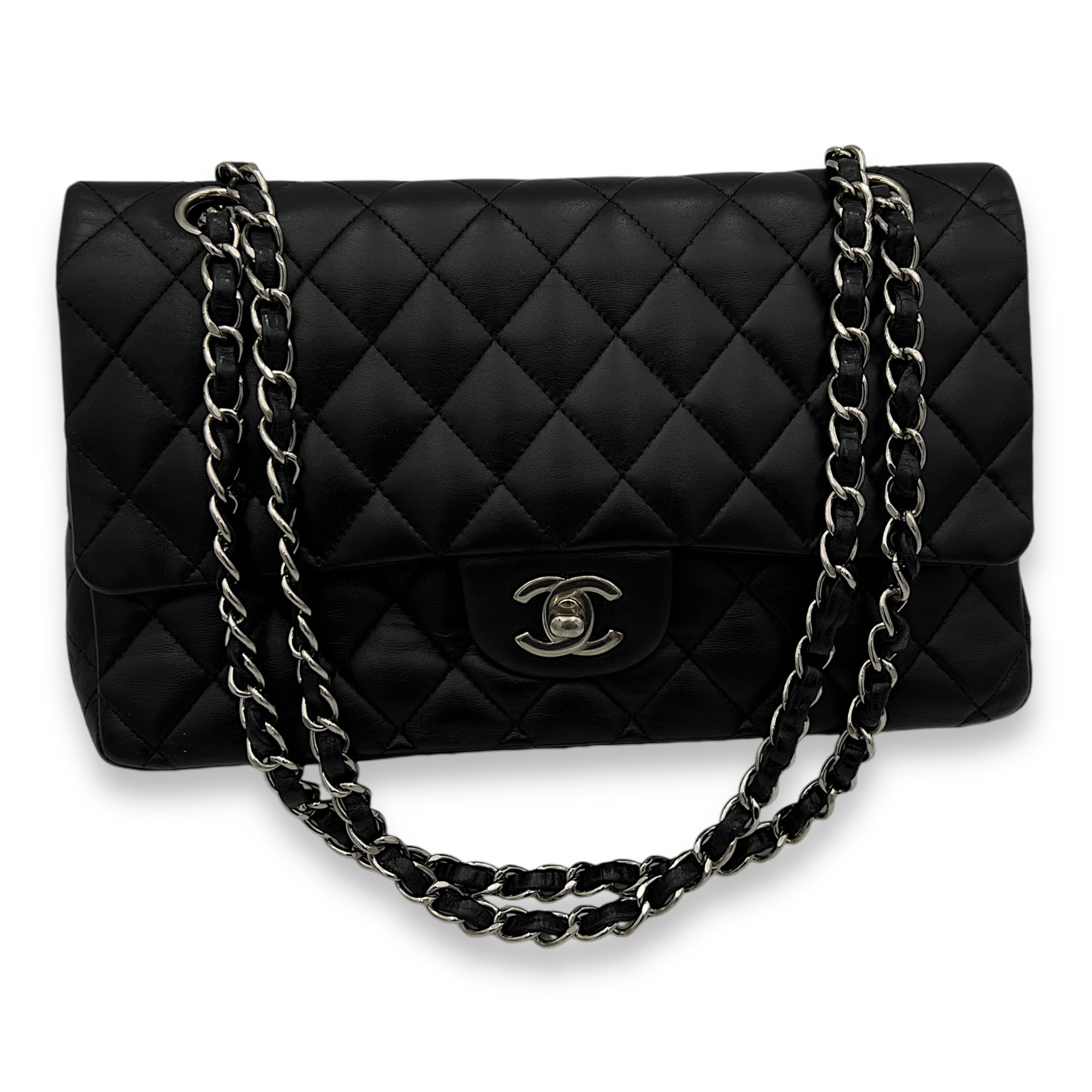 Classic Flap Medium Shoulder bag in Lambskin, Silver Hardware