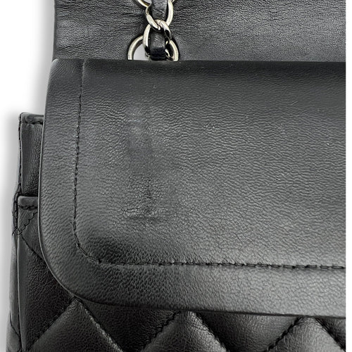 Classic Flap Medium Shoulder bag in Lambskin, Silver Hardware