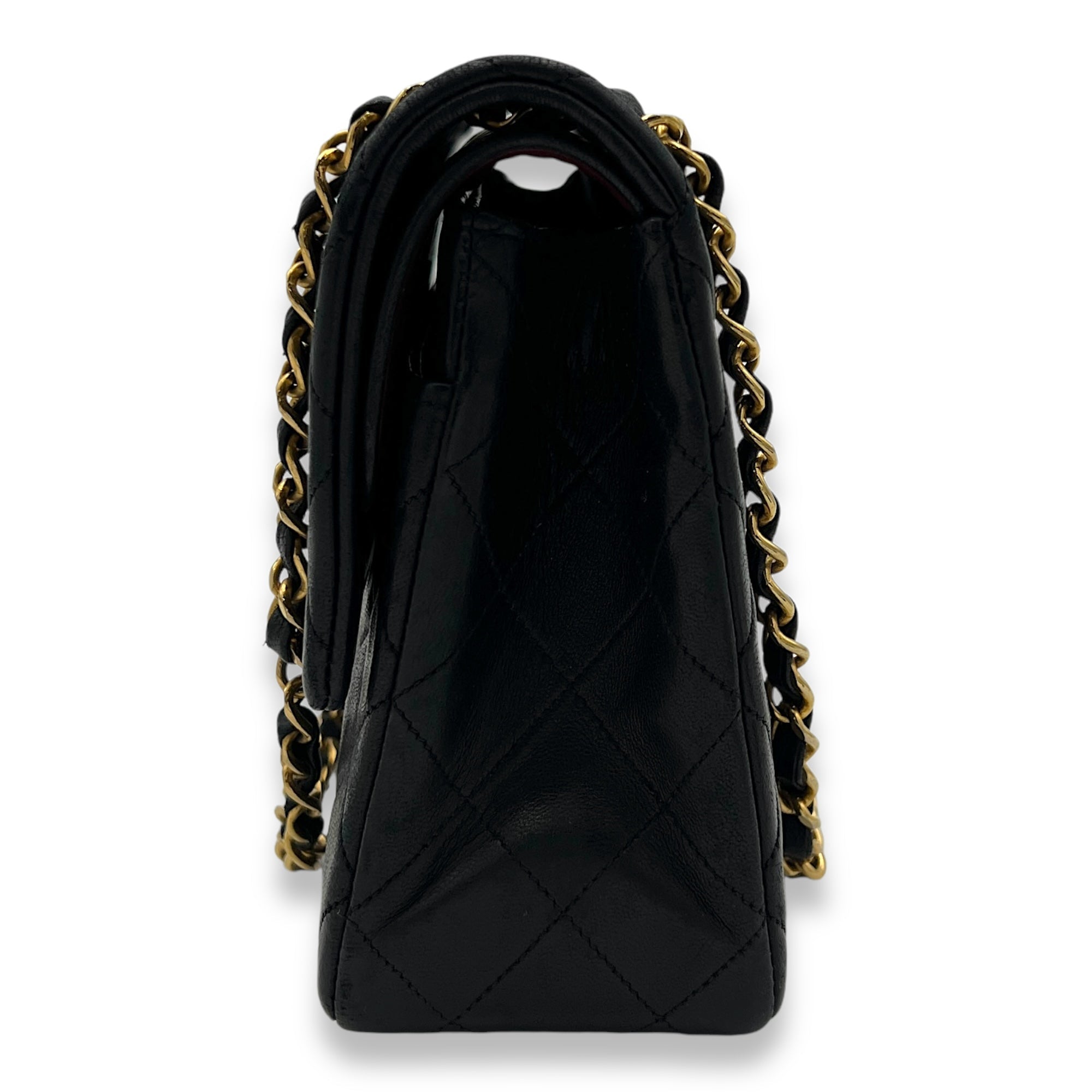 Classic Shoulder Bag Medium Black in Lambskin, Gold hardware