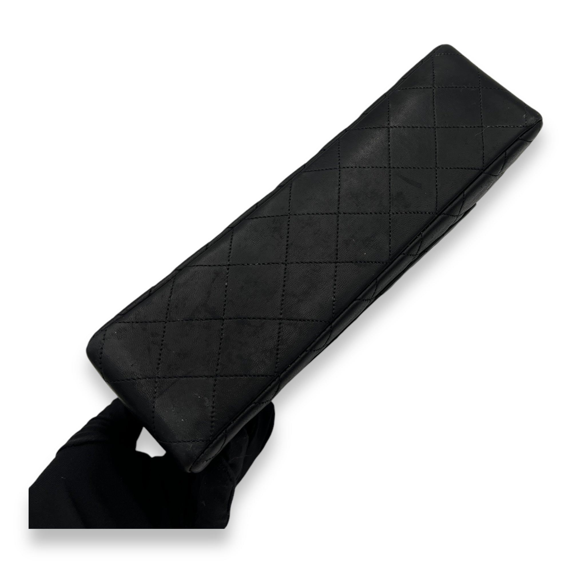 Classic Shoulder Bag Medium Black in Lambskin, Gold hardware
