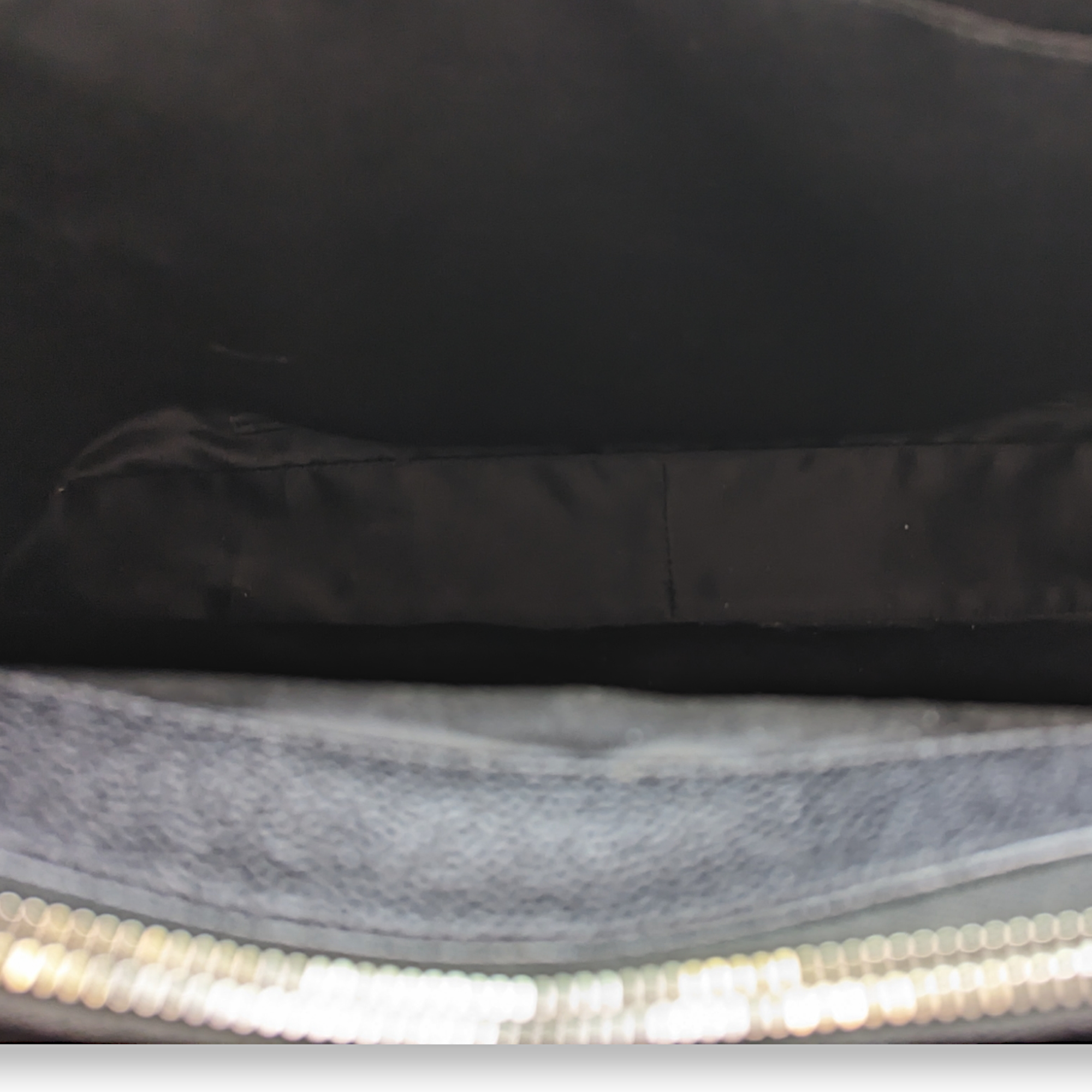 GST Black Shoulder Bag in Caviar Leather, Silver hardware