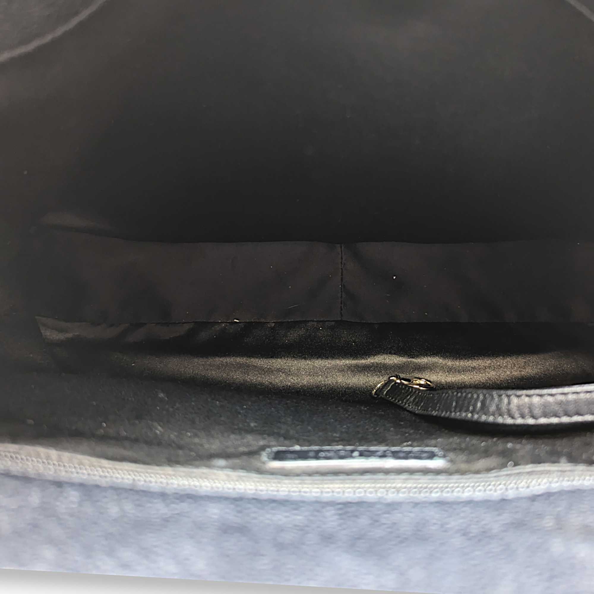 GST Black Shoulder Bag in Caviar Leather, Silver hardware
