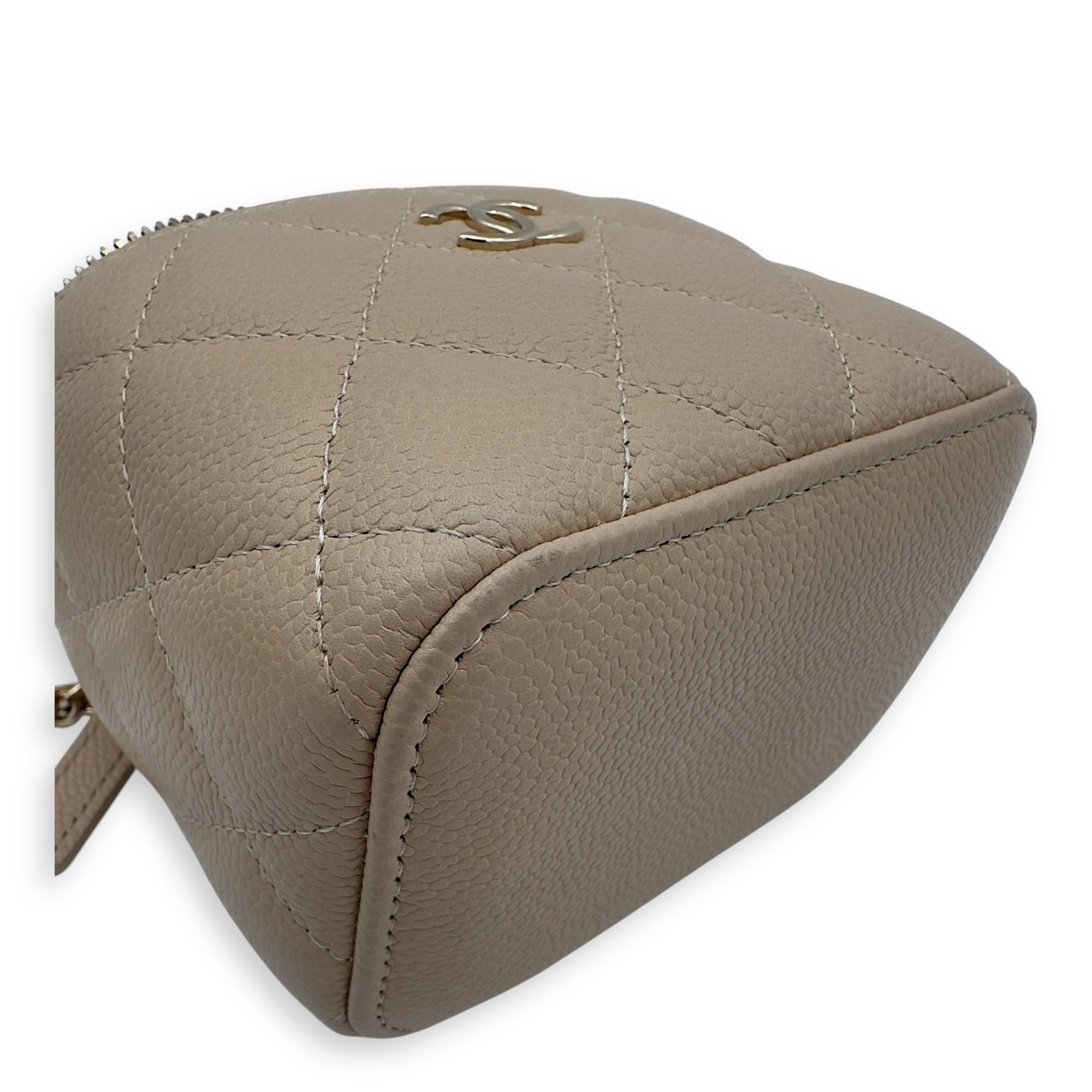 Chanel CC Vanity Bag Beige in Caviar Leather, Gold hardware_14