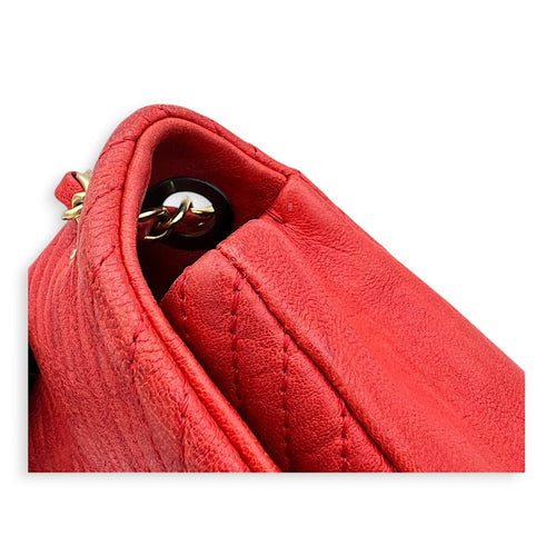 Chanel Chevron Classic Flap Red Shoulder Bag in Calfskin, Gold hardware_8